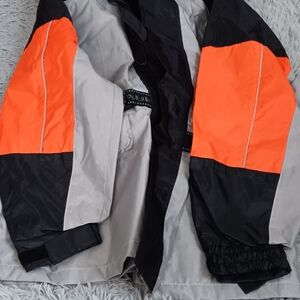Stylish Silver Ski & Snow/ Motorcycle Jacket & Pants Raingear